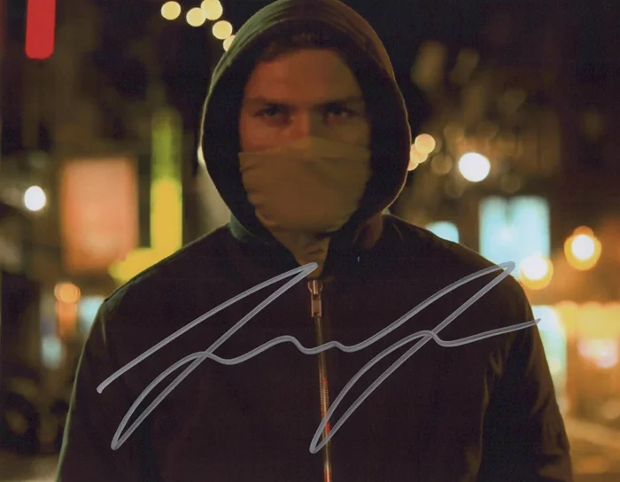 Finn Jones autograph
