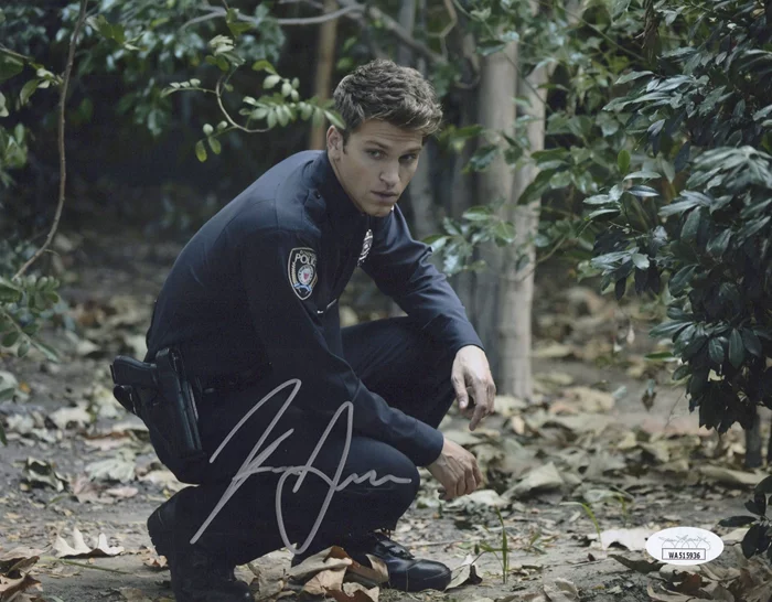 Keegan Allen autograph
