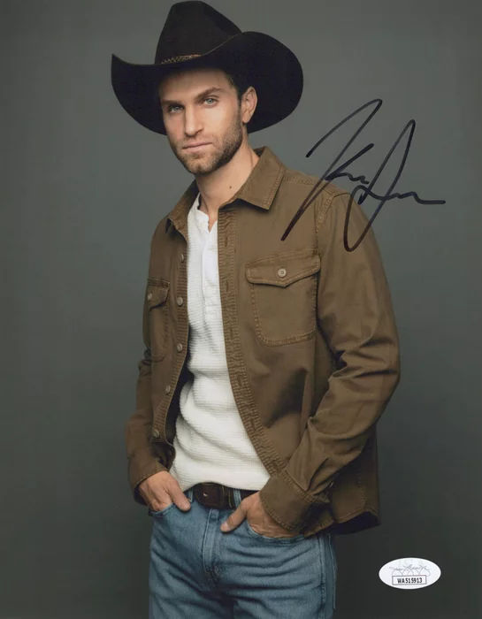 Keegan Allen autograph