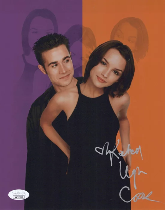Rachael Leigh Cook autograph