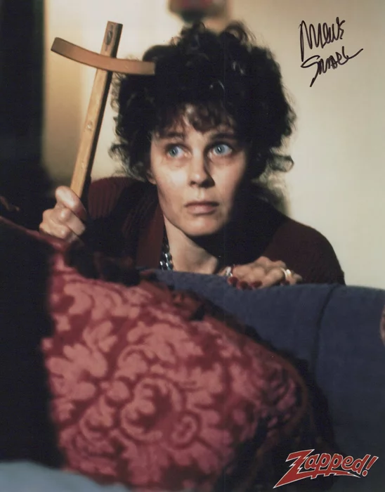 Mews Small autograph