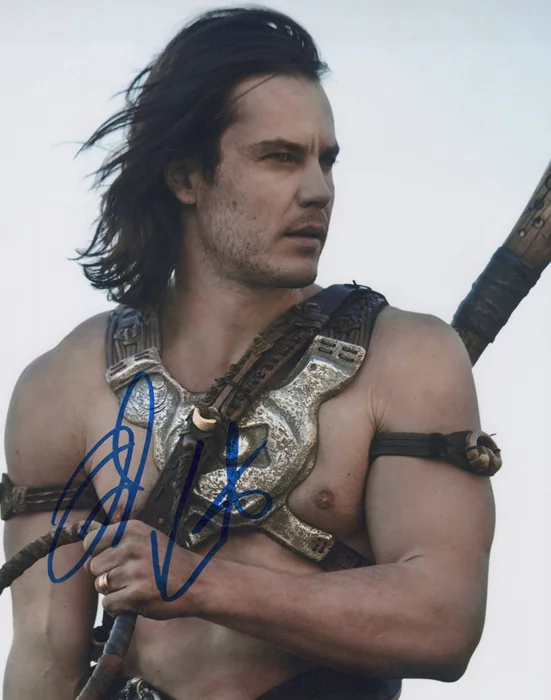 Taylor Kitsch autograph