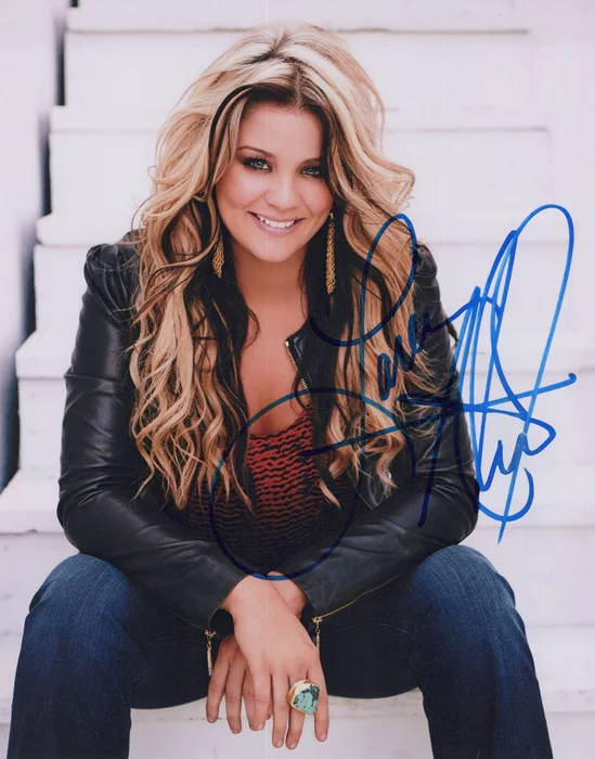 Lauren Alaina autograph