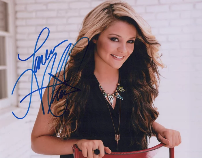 Lauren Alaina autograph