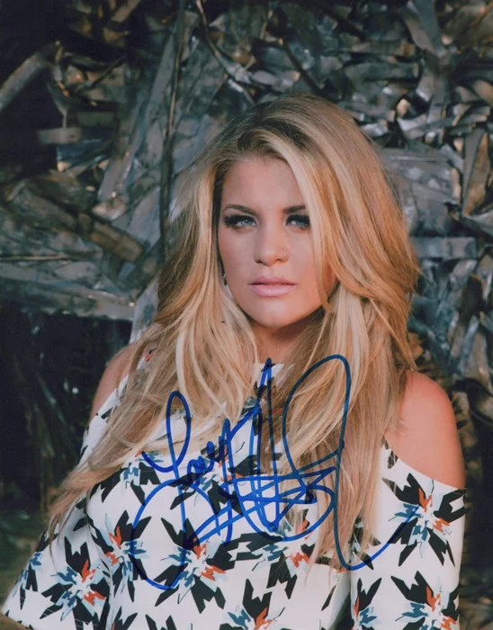 Lauren Alaina autograph