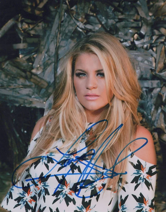 Lauren Alaina autograph
