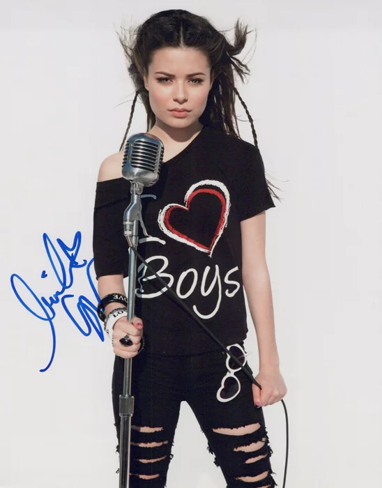 Miranda Cosgrove autograph