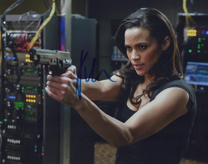 Paula Patton autograph