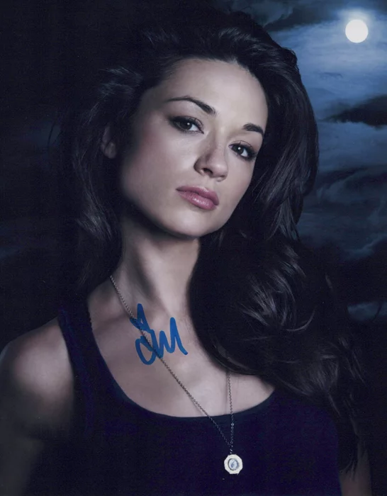 Crystal Reed autograph