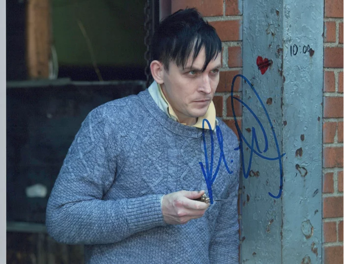 Robin Lord Taylor autograph