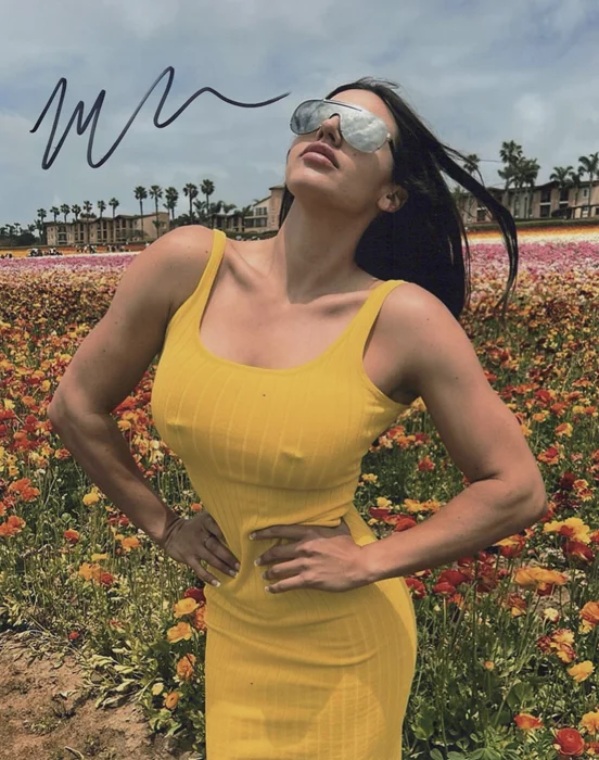 Rachel Elizabeth autograph