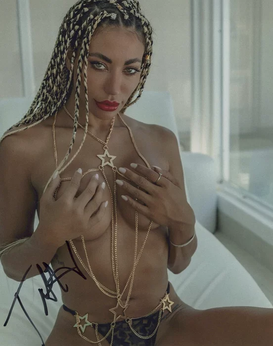 Tatiana Eriksen autograph