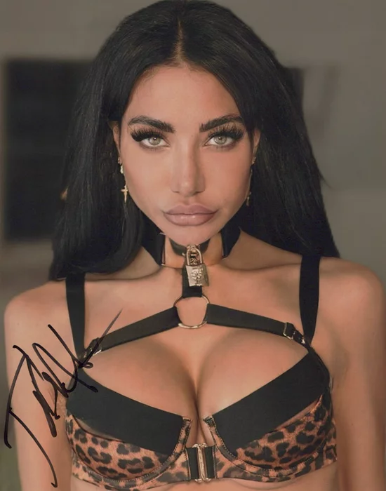 Tatiana Eriksen autograph