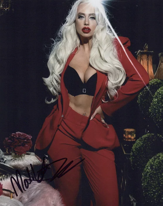 Matilda Dahlin autograph