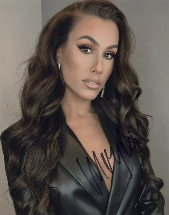 Merylin Nau autograph