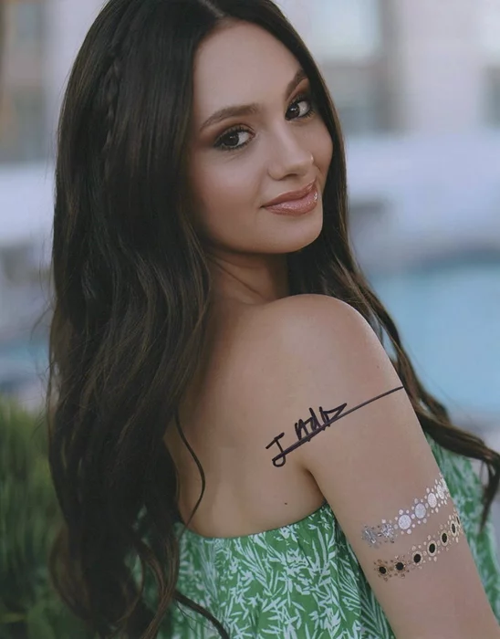 Jaime Adler autograph