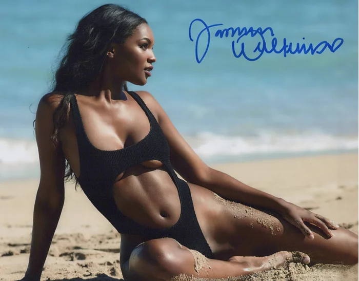 Jasmyn Wilkins autograph