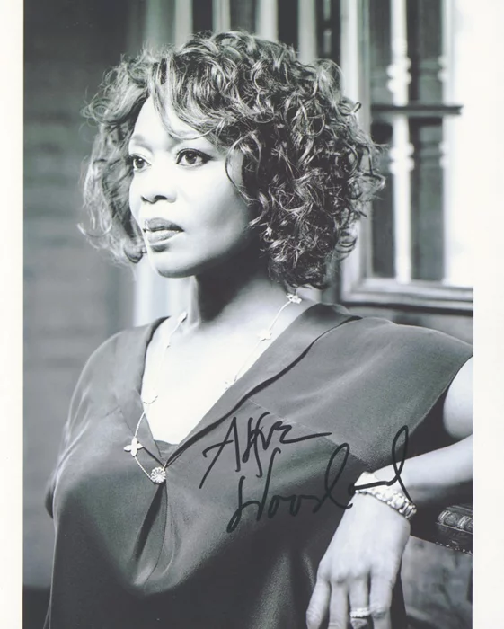 Alfre Woodard autograph