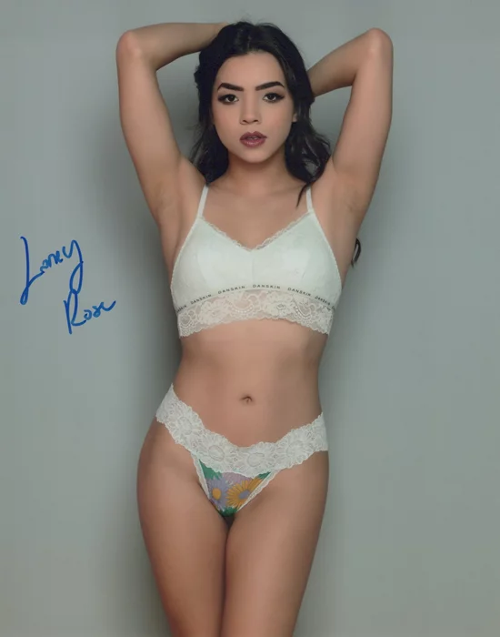 Laney Rose autograph