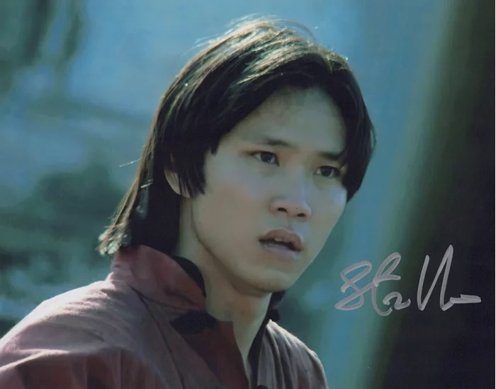 Steven Ho autograph
