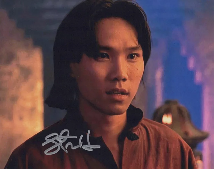 Steven Ho autograph