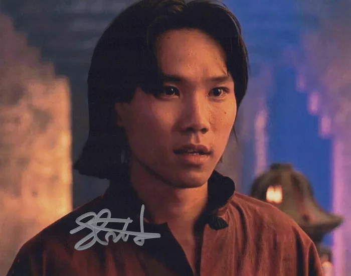 Steven Ho autograph