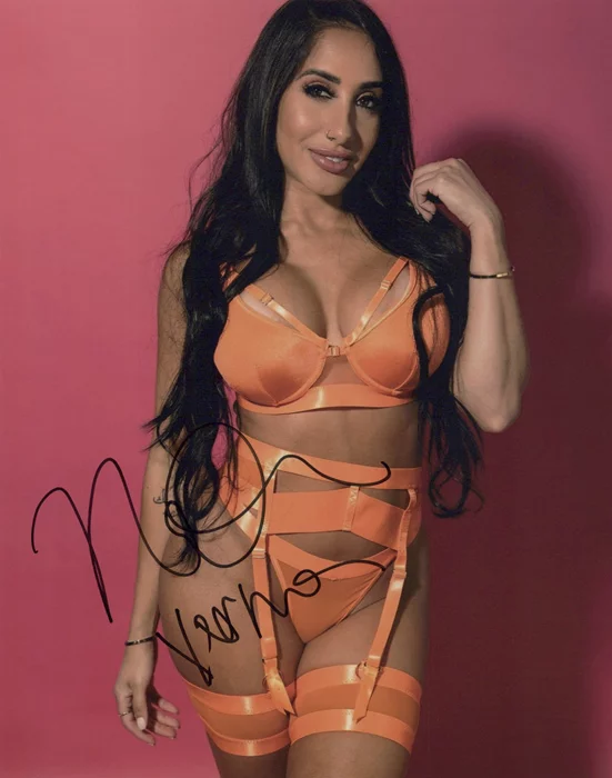 Narmin Assria autograph