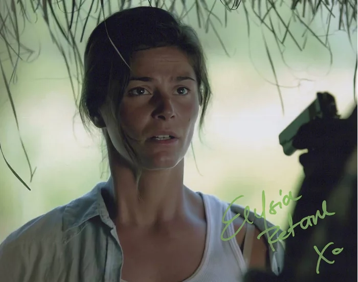 Elysia Rotaru autograph