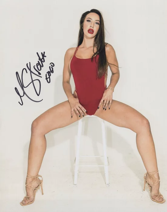 Melissa Stratton autograph