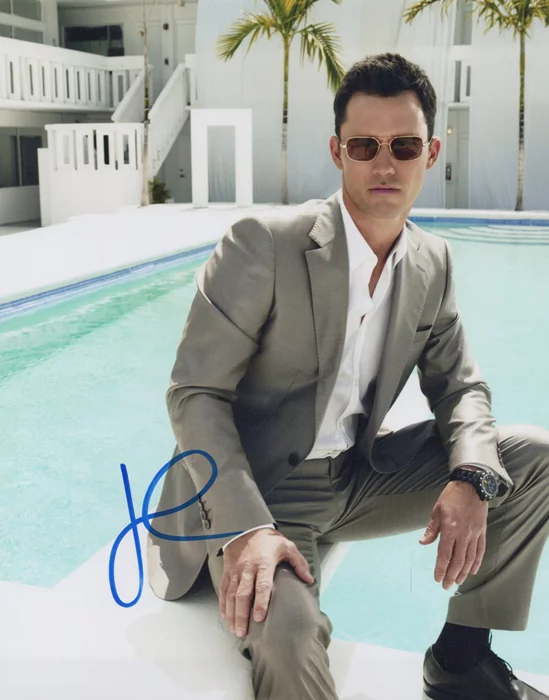 Jeffrey Donovan autograph