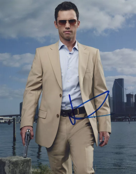 Jeffrey Donovan autograph