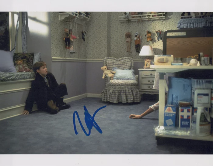 Haley Joel Osment autograph