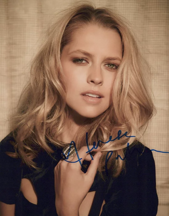 Teresa Palmer autograph