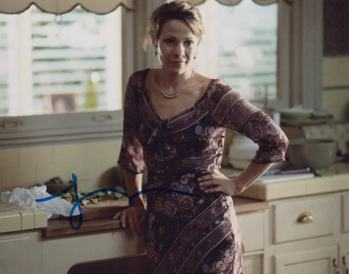 Lili Taylor autograph