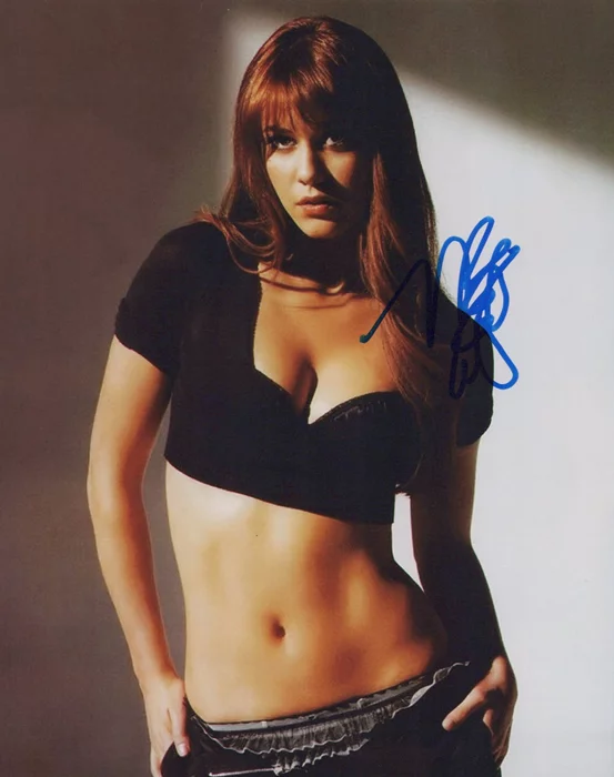 Mary Elizabeth Winstead autograph
