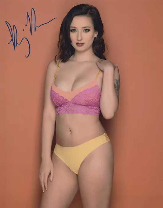 Kenzie Rose autograph