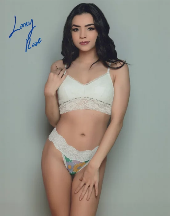 Laney Rose autograph