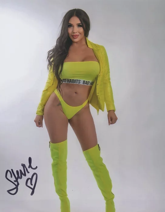 Stevie Rachel autograph