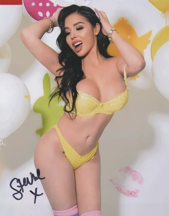 Stevie Rachel autograph