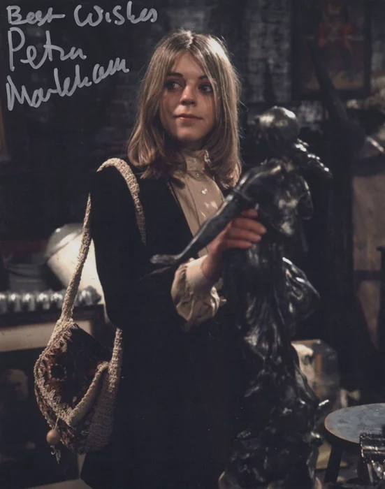 Petra Markham autograph