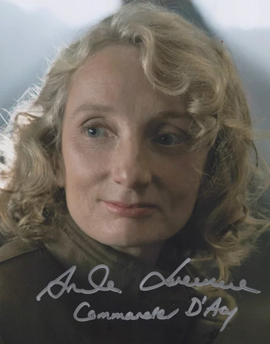 Amanda Lawrence autograph