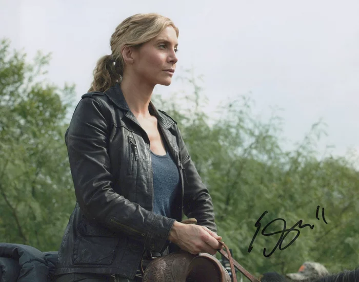 Elizabeth Mitchell autograph