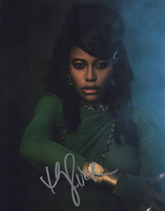 Taylour Paige autograph