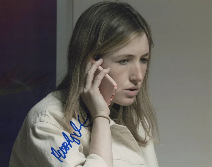 Kate Lyn Sheil autograph