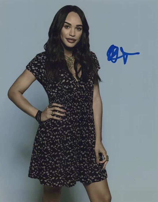 Cleopatra Coleman autograph