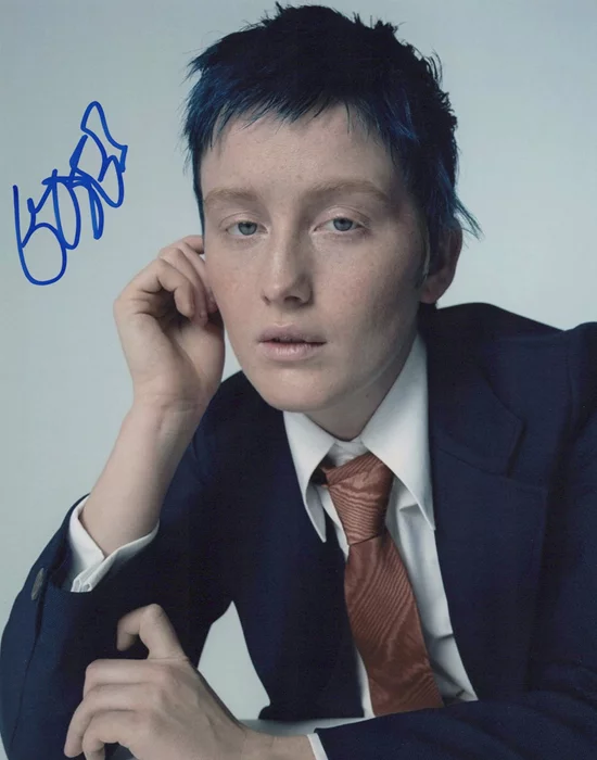 Bobbi Salvor Menuez autograph