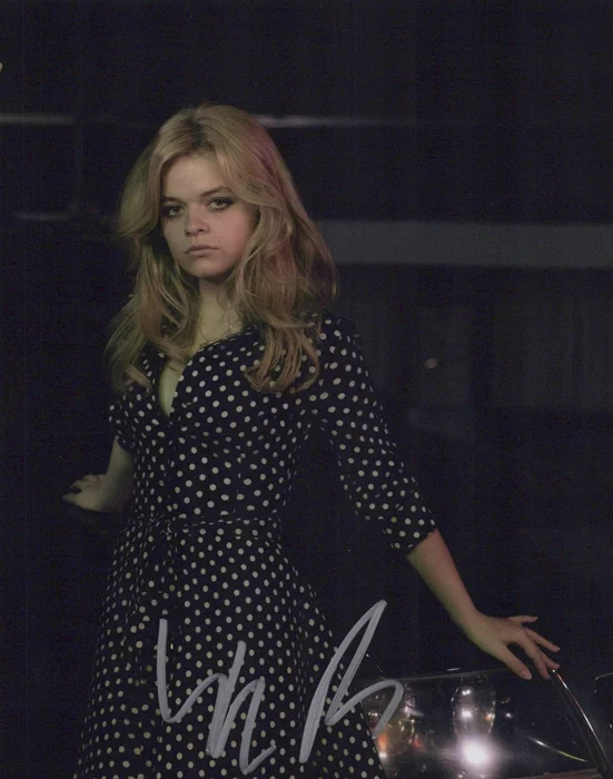 Kylie Rogers autograph
