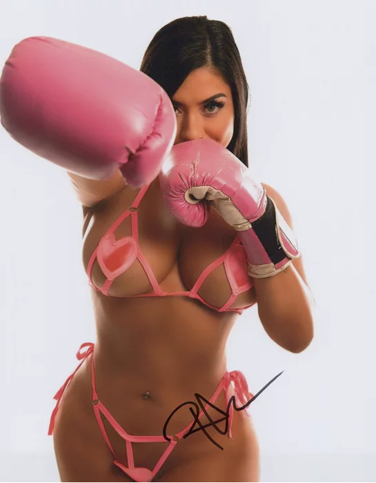 Bee Ortega autograph