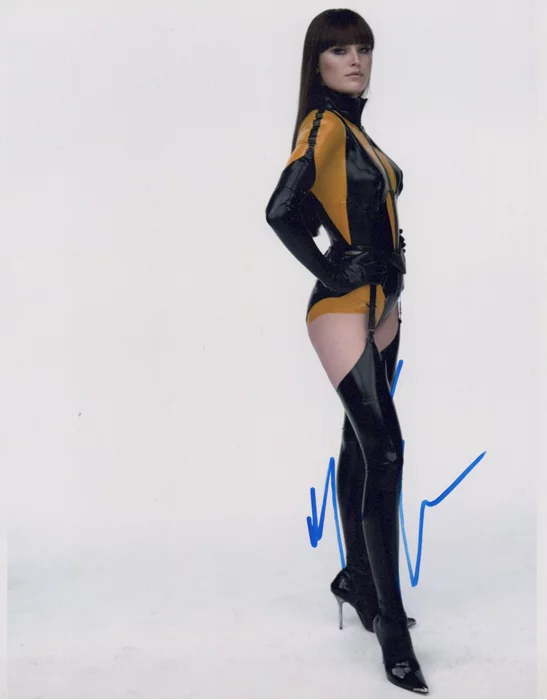 Malin Akerman autograph
