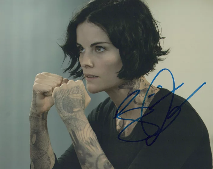 Jaimie Alexander autograph